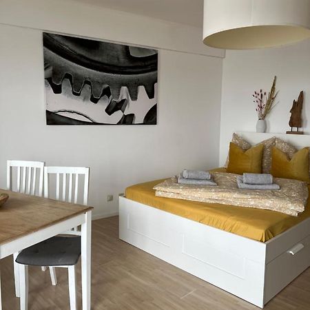 Cityapartment Im 33. Stock Augsburg Bagian luar foto