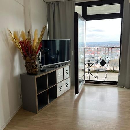 Cityapartment Im 33. Stock Augsburg Bagian luar foto