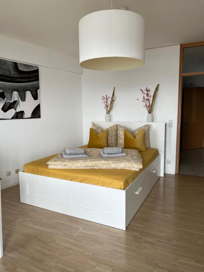 Cityapartment Im 33. Stock Augsburg Bagian luar foto
