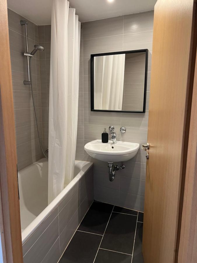 Cityapartment Im 33. Stock Augsburg Bagian luar foto