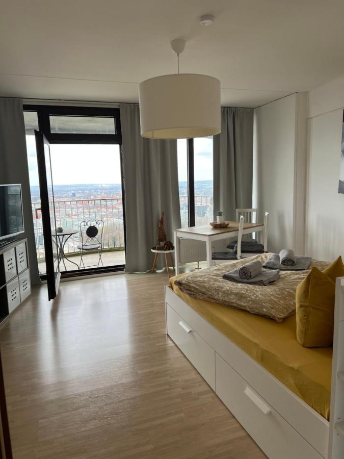 Cityapartment Im 33. Stock Augsburg Bagian luar foto
